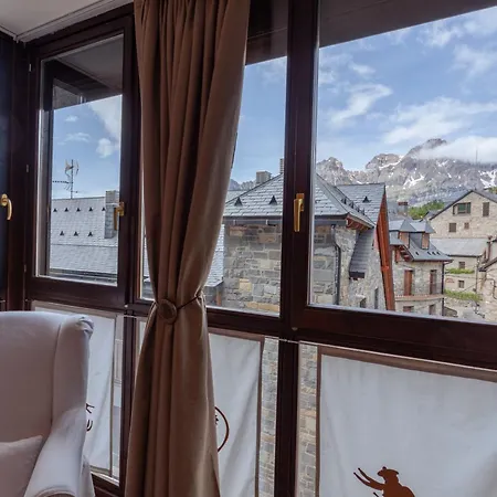 Ermita De San Juan * Tramacastilla de Tena